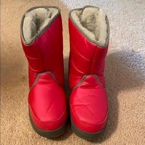 Pink snow boots size 7